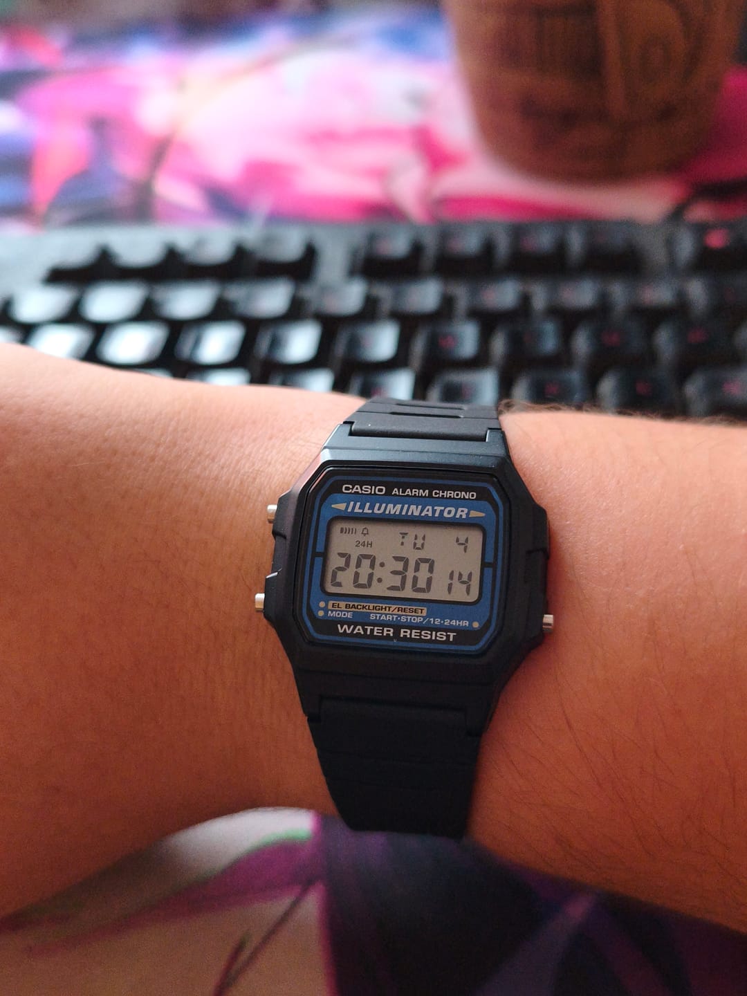 Customer photo review of Reloj Casio Vintage F-105W-1ADF Azul/Negro Illuminator NOS
