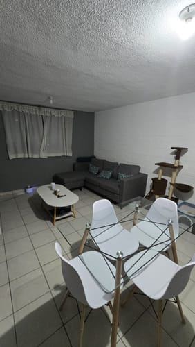 Customer photo review of Comedor Mesa Rectangular T5 + 4 Sillas Oslo