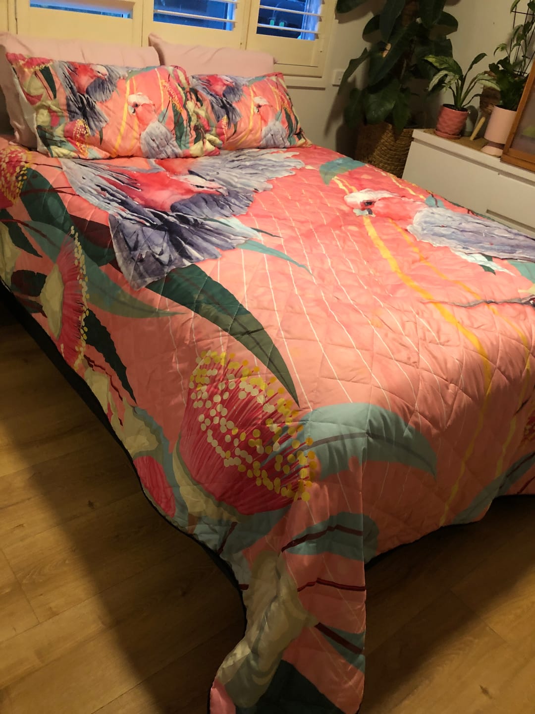 Customer photo review of Australia Breast Cancer Awareness Quilt Bed Set Pink Galah with Eucalyptus Flowers LT7