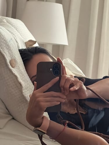 Avaliação com foto de um cliente sobre Nora | Mocha Mousse