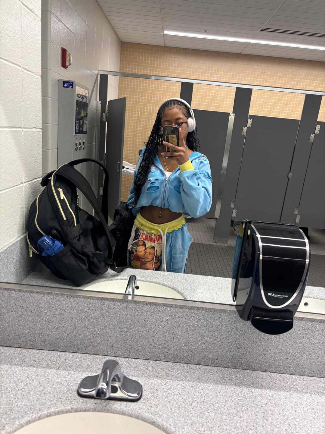 Customer photo review of COMIC SWEATS