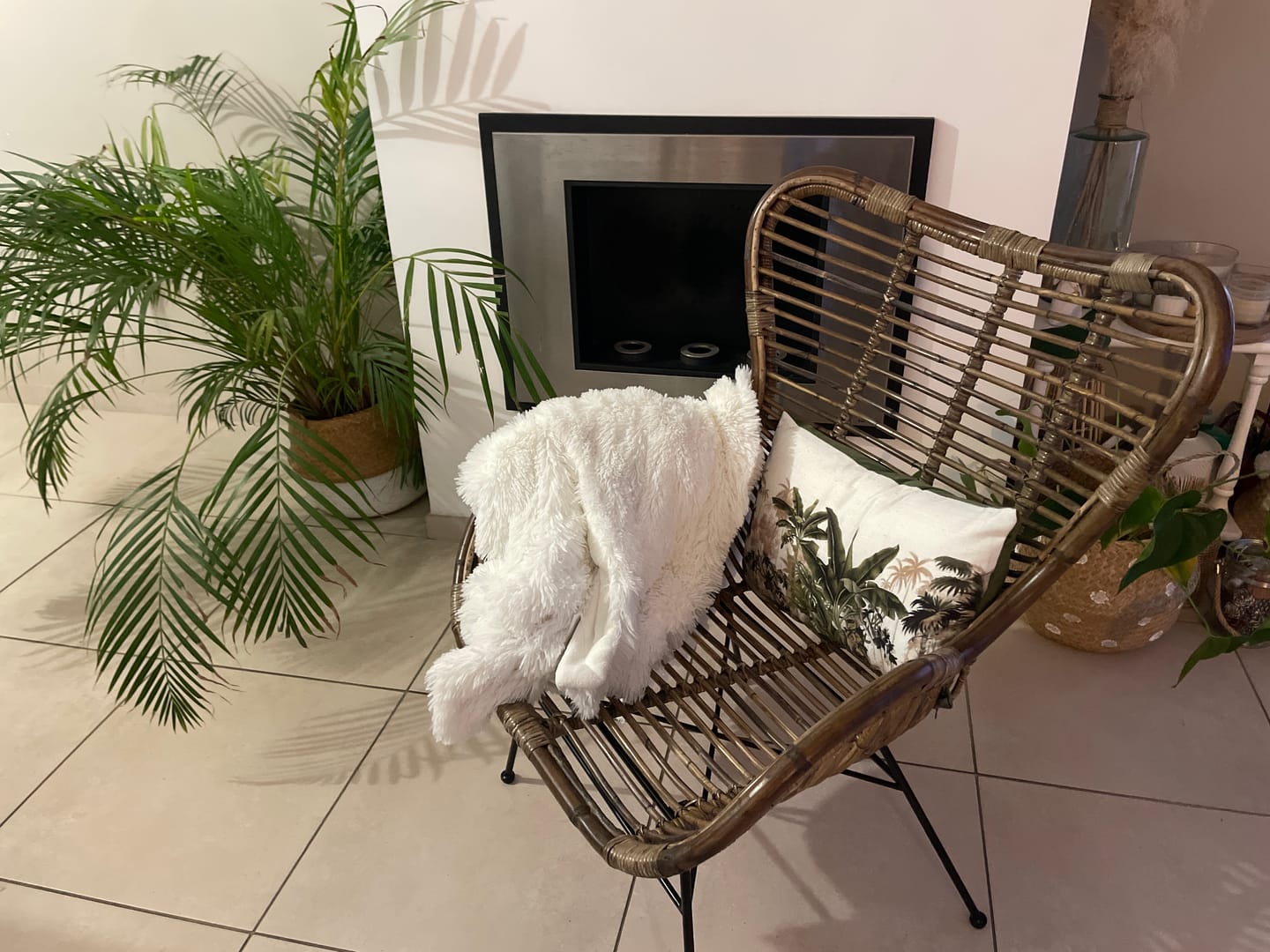 Customer photo review of JAKARTA - Fauteuil en métal et rotin naturel