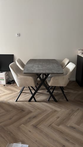 Customer photo review of Eettafel Ash - Ovaal - MDF - 160 cm - Betonlook