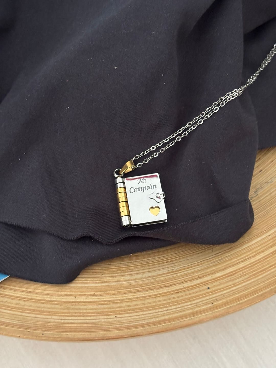 Customer photo review of Collar con Mensaje Emocional