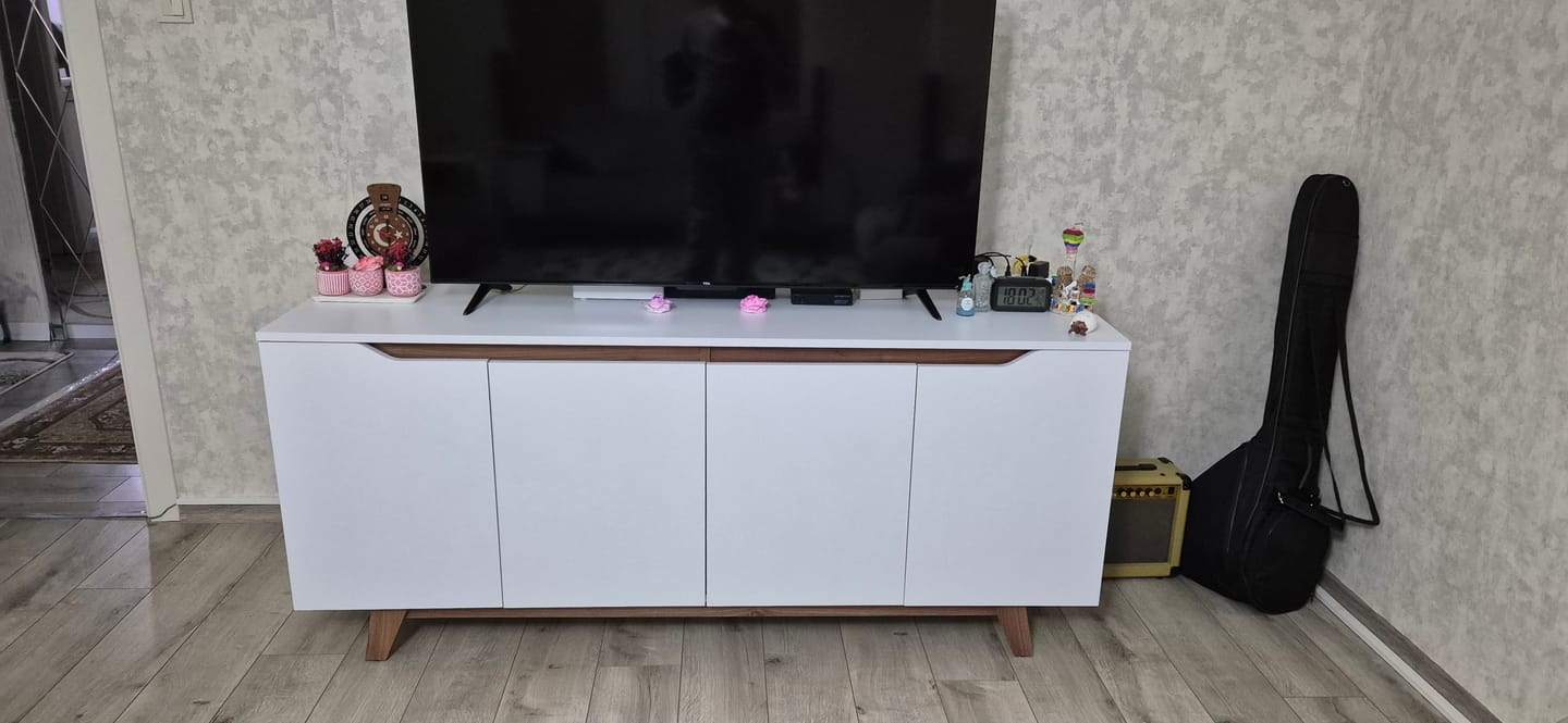 Customer photo review of Rani GD102 Modern Ayaklı Konsol Beyaz - Minyatür Ceviz