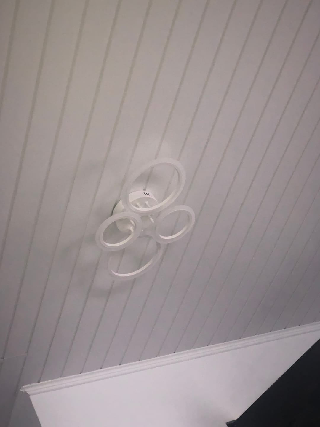 Customer photo review of Lustra LED 2+2 CIRCLE Design Alb Echivalent 400W Telecomanda