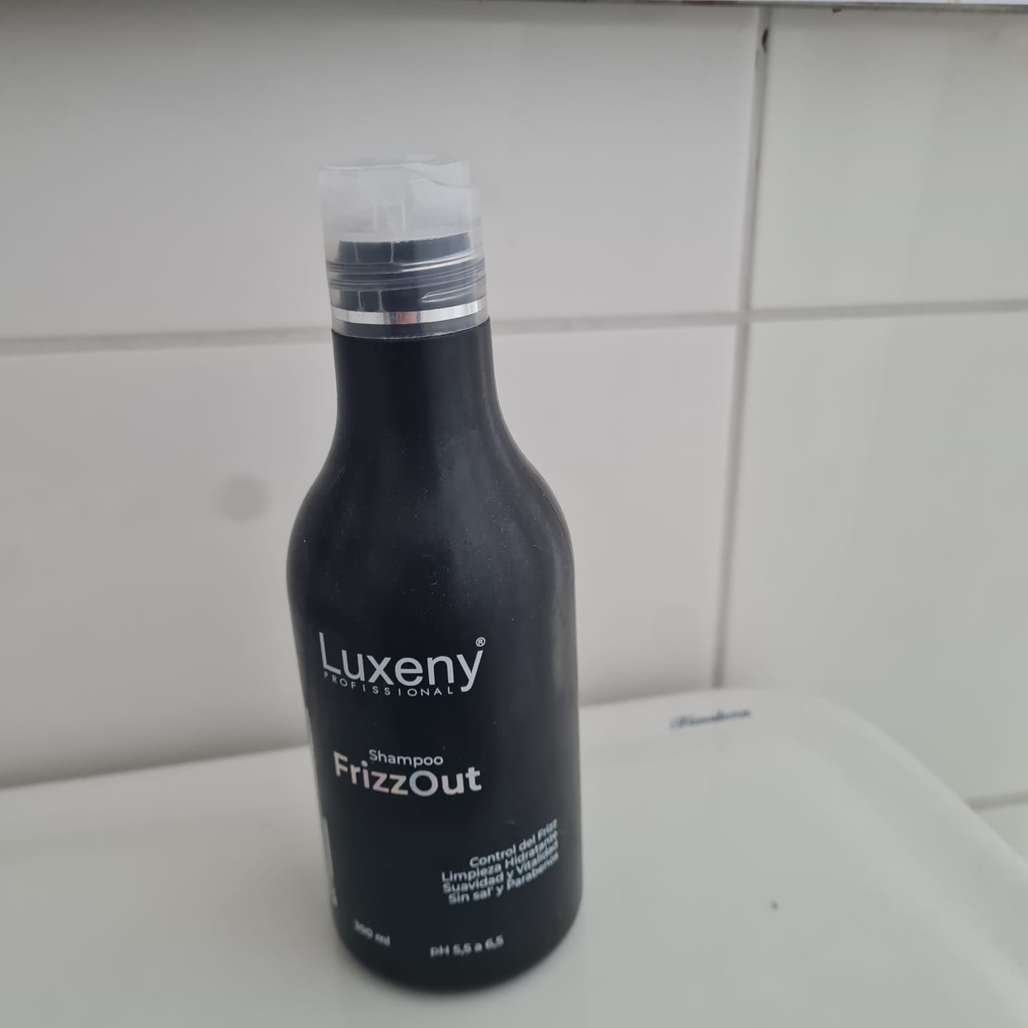 Customer photo review of Shampoo Antifrizz 300 ml