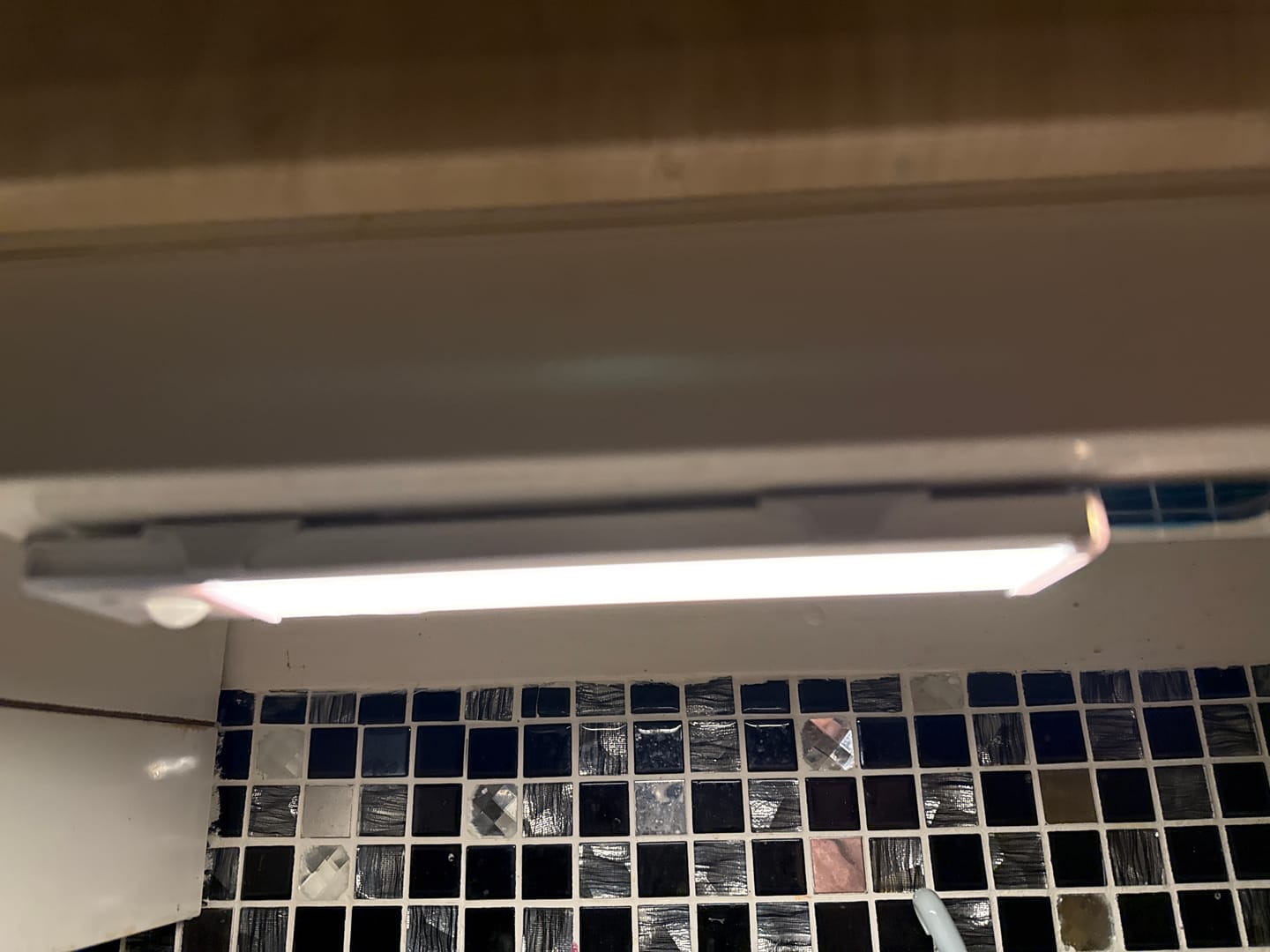 Customer photo review of GlowLine - Energisnålt ljus som tänds bara när du behöver det