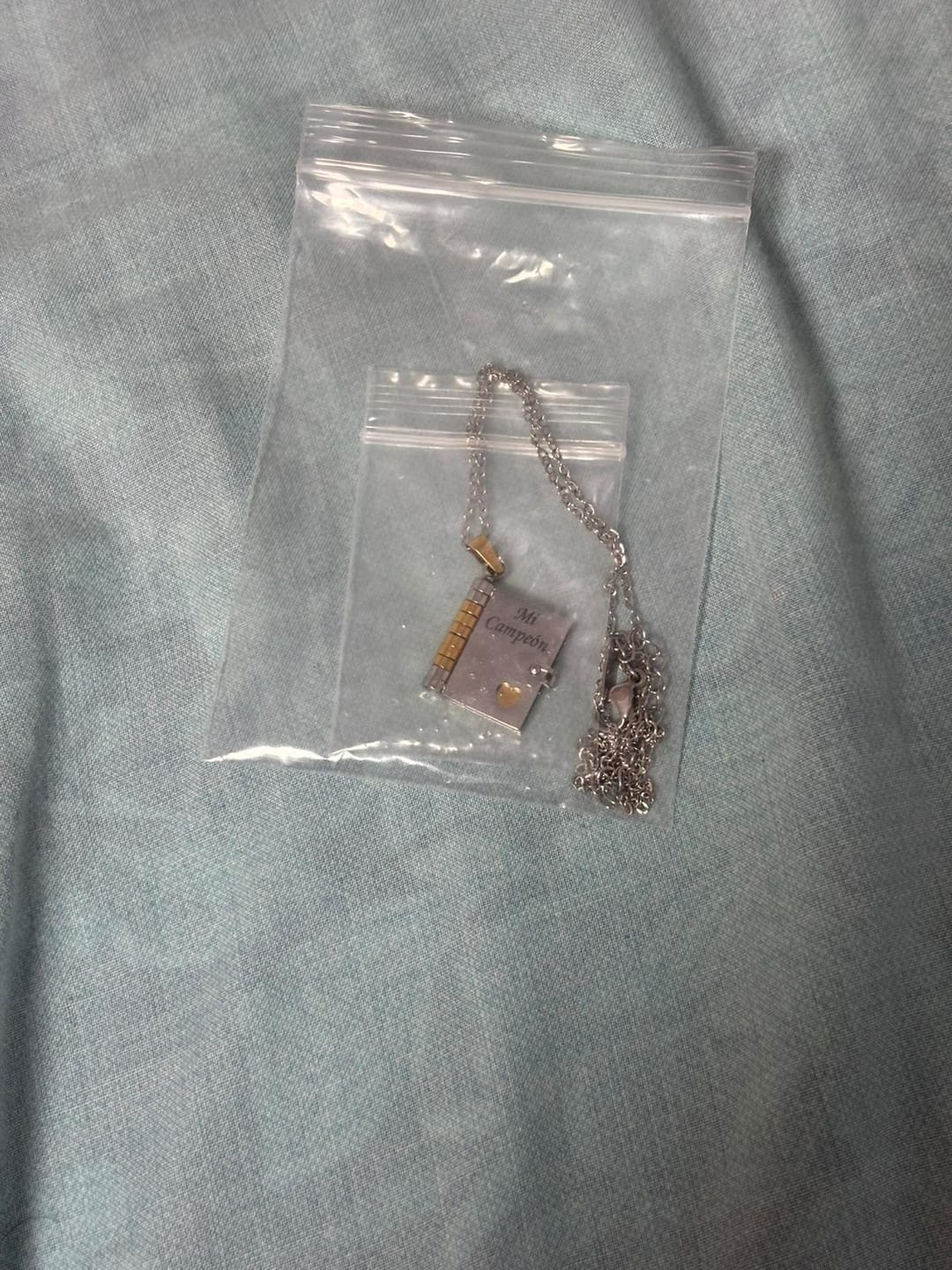 Customer photo review of Collar con Mensaje Emocional