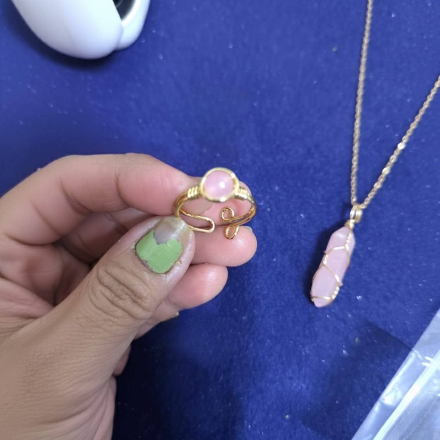 Customer photo review of Pembe Kuvars Yüzük Seti