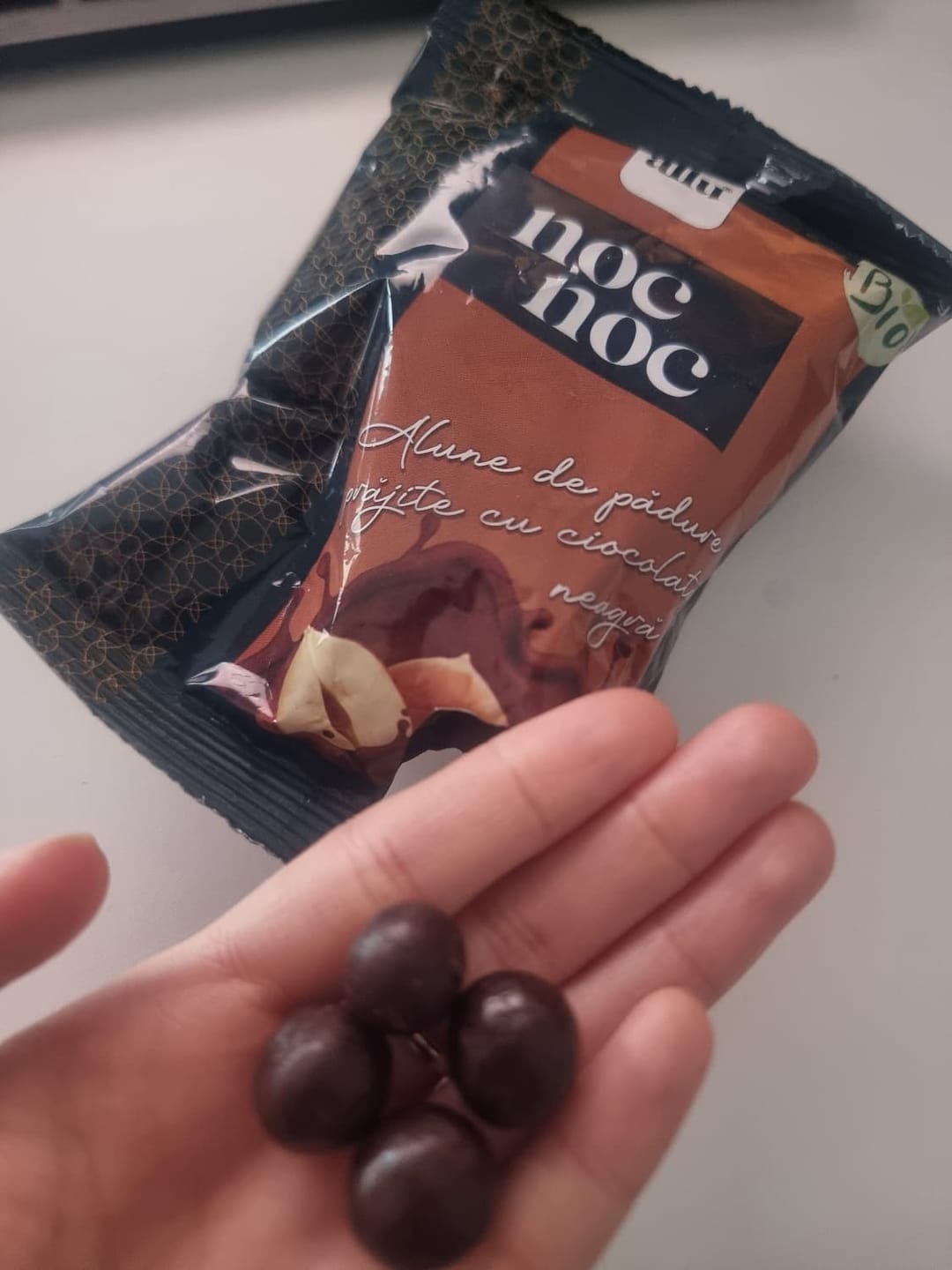 Customer photo review of Noc Noc - Alune de pădure prăjite cu ciocolată neagră, 100g, ecologic