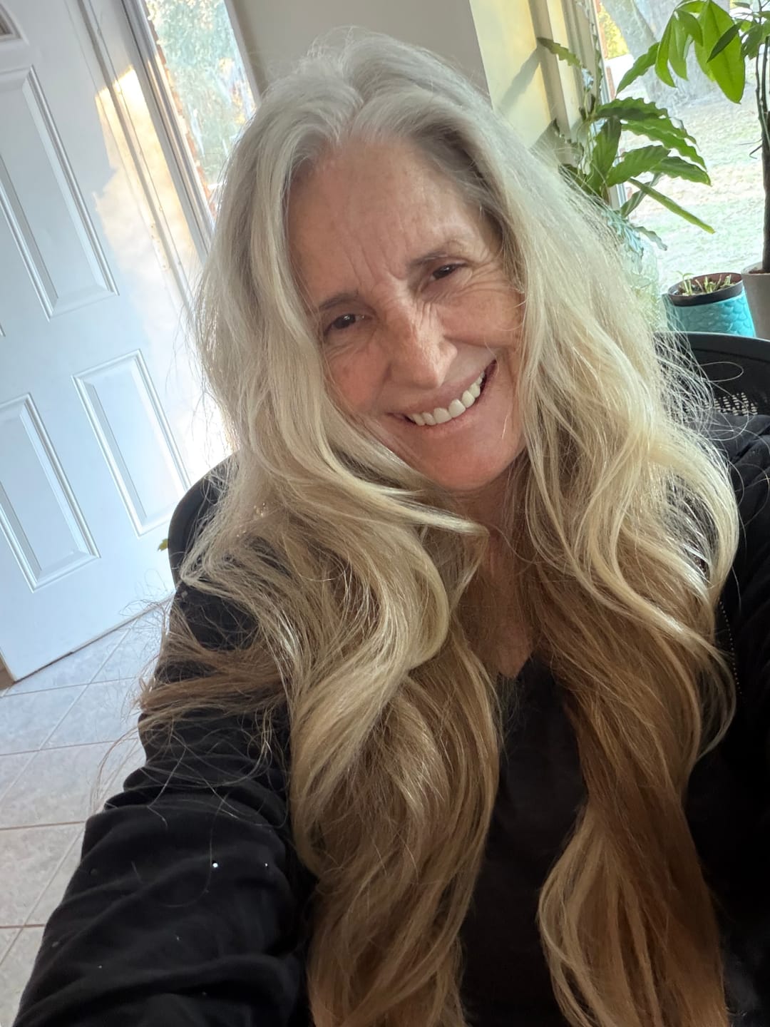 Customer photo review of Biotin Purple Shampoo Bar for Blonde + Gray Hair