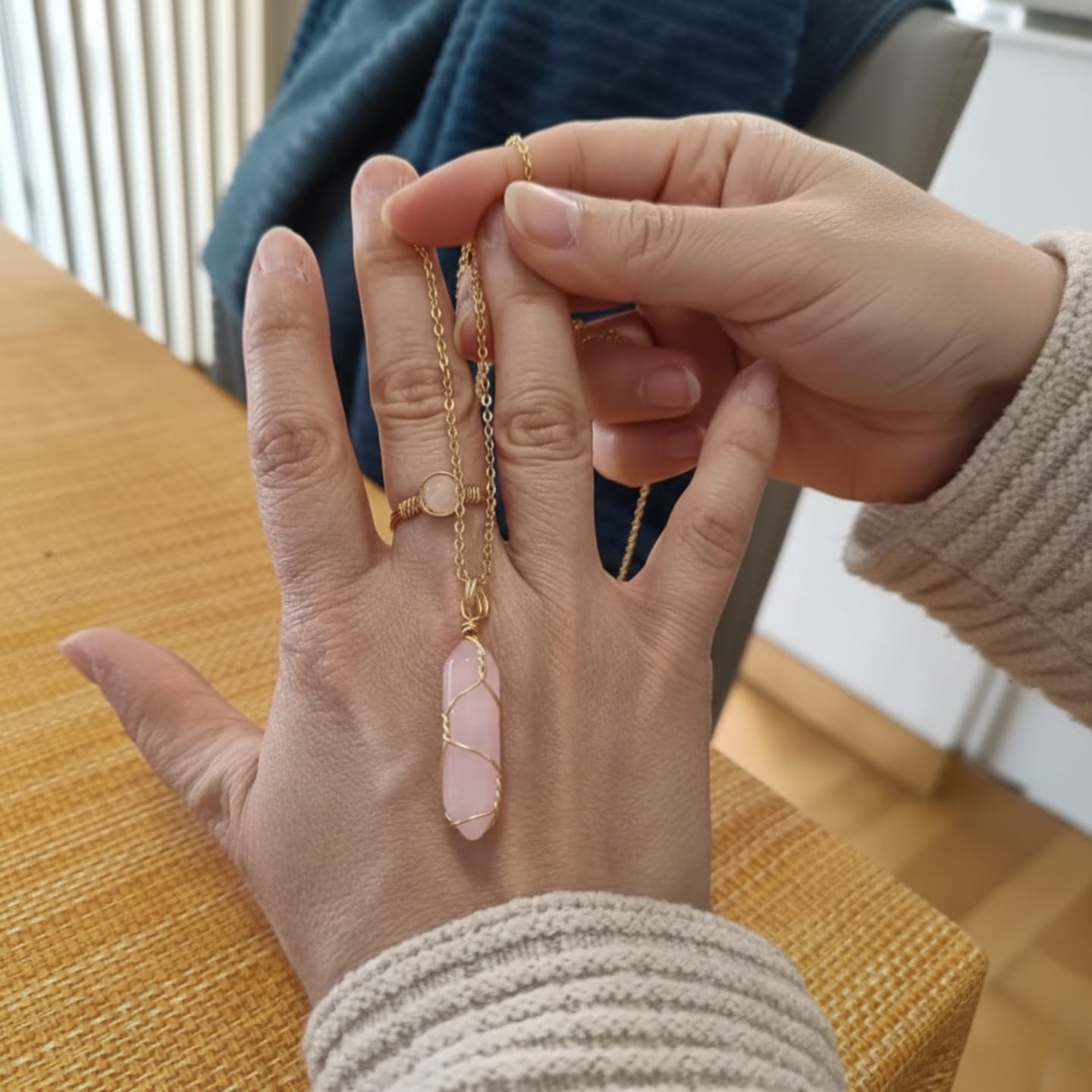Customer photo review of Pembe Kuvars Yüzük Seti