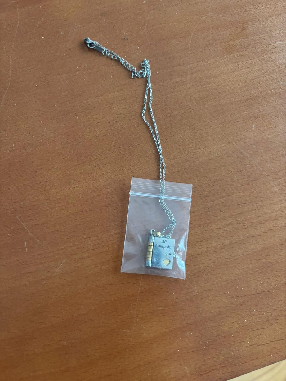 Customer photo review of Collar con Mensaje Emocional