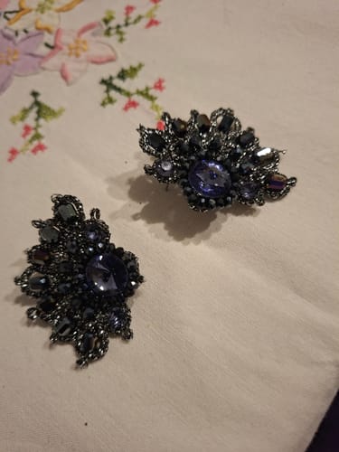 Customer photo review of Orecchini a bottone Elena