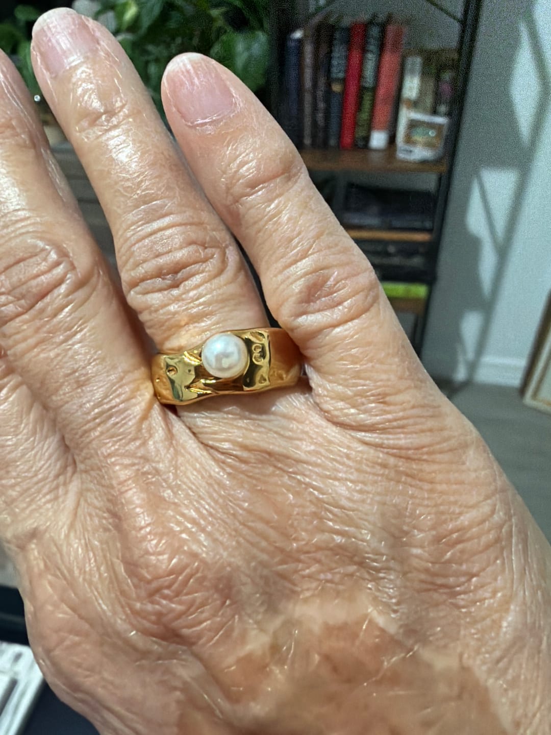 Customer photo review of Lava de Oro Pearl Ring (Bundle)