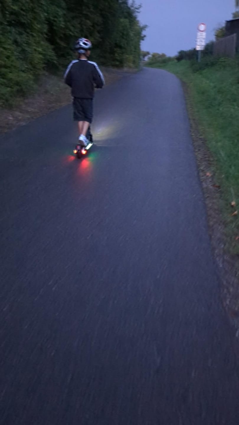 Customer photo review of Gyroor H40 E-Scooter für Kinder und Jugendliche Alter 8-14
