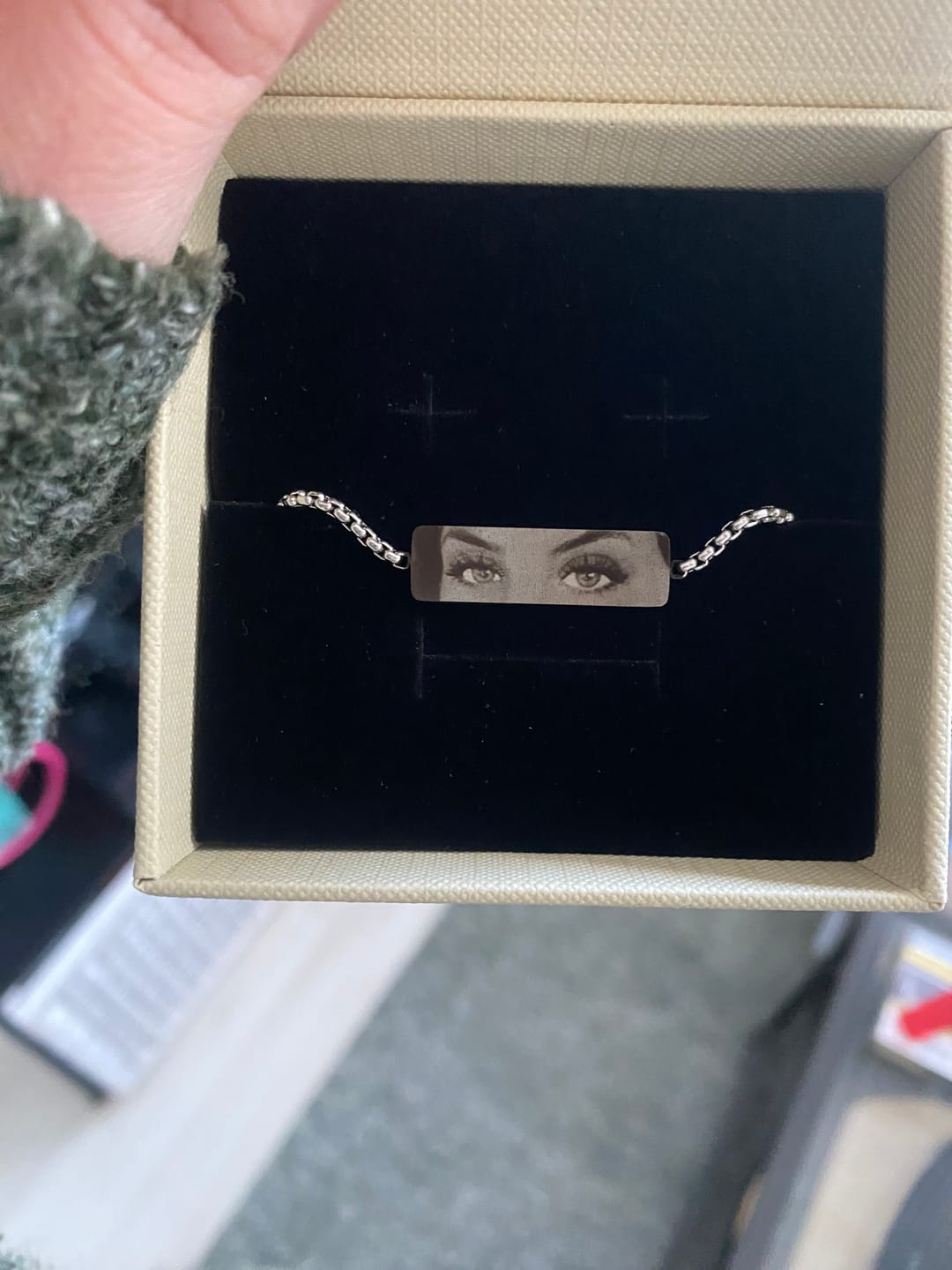 Customer photo review of Elegance Armband