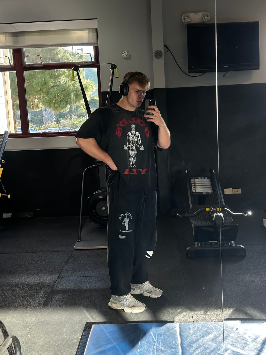 Customer photo review of 2054 - Gold's Iron Legacy Layered Joggers