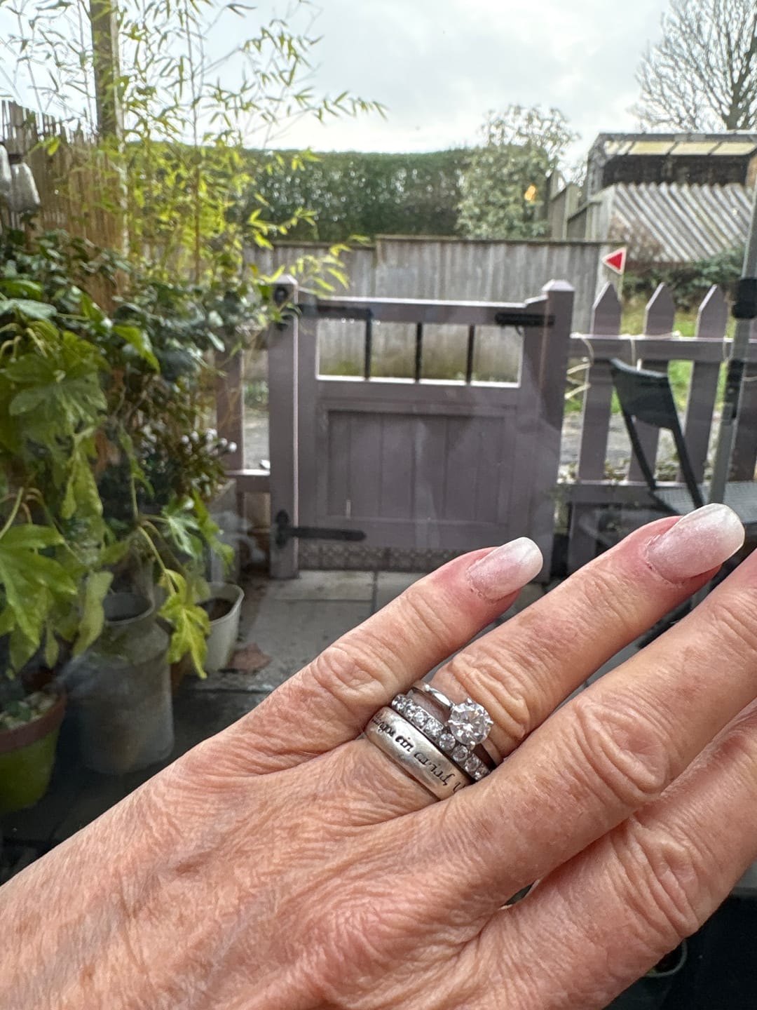 Customer photo review of White Gold 3mm Full Glitz Ring