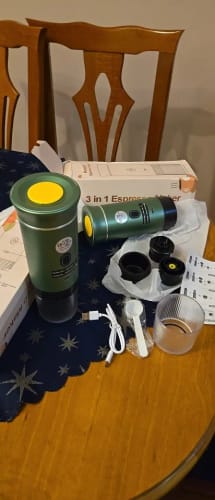 Customer photo review of Cafetera Espresso portátil eléctrica inalámbrica para coche y hogar, cafetera para acampar, cafetera de viaje en polvo con cápsula 3 en 1