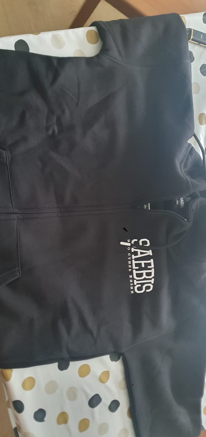 Customer photo review of Lifestyle Herren Zip Hoodie schwarz mit Stickerei by SAEBIS®