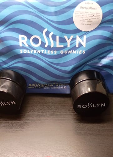 Customer photo review of Wave Gummies - Berry Blast (100mg)