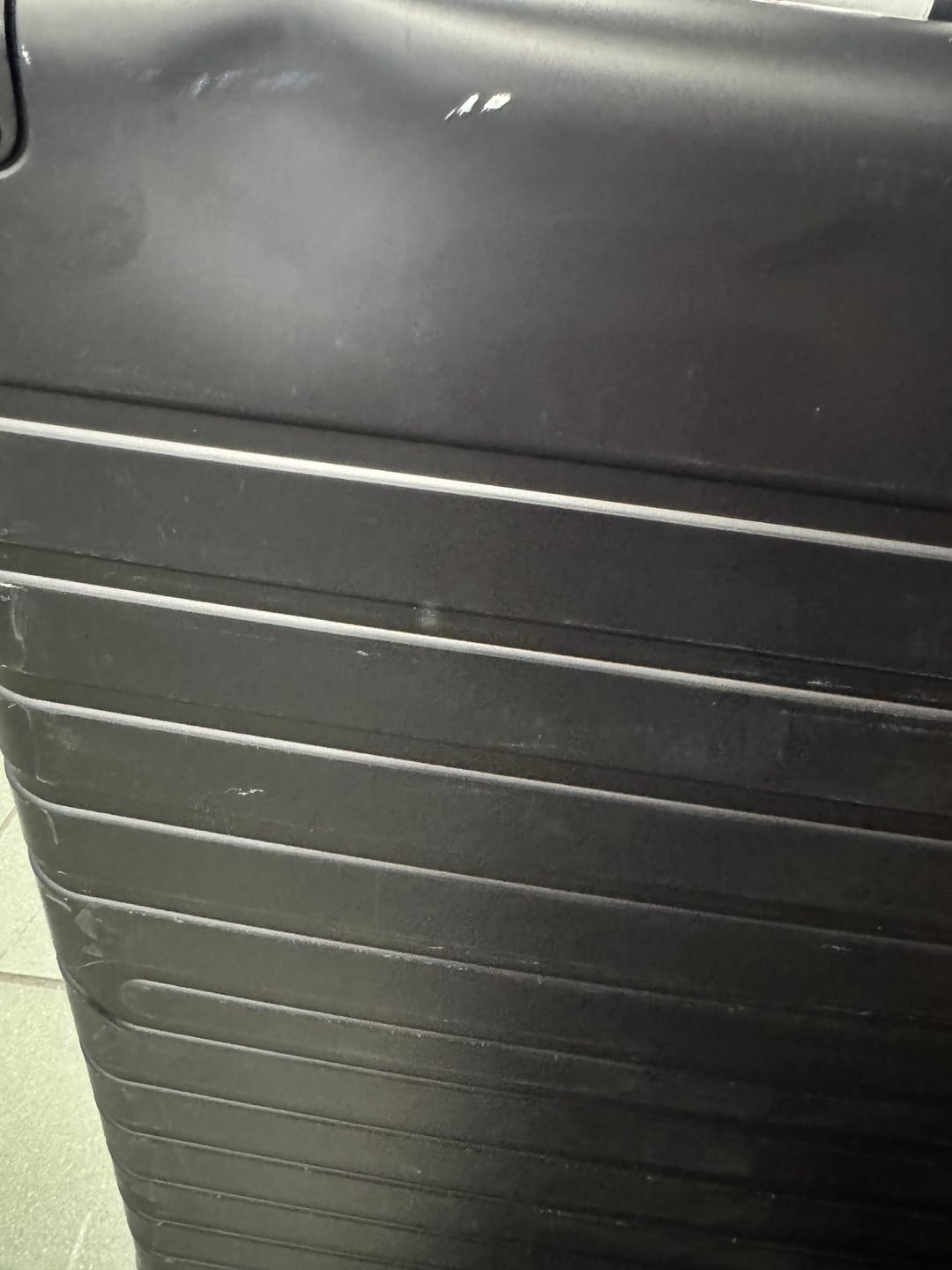 Customer photo review of Check-in: Aluminum 28"
