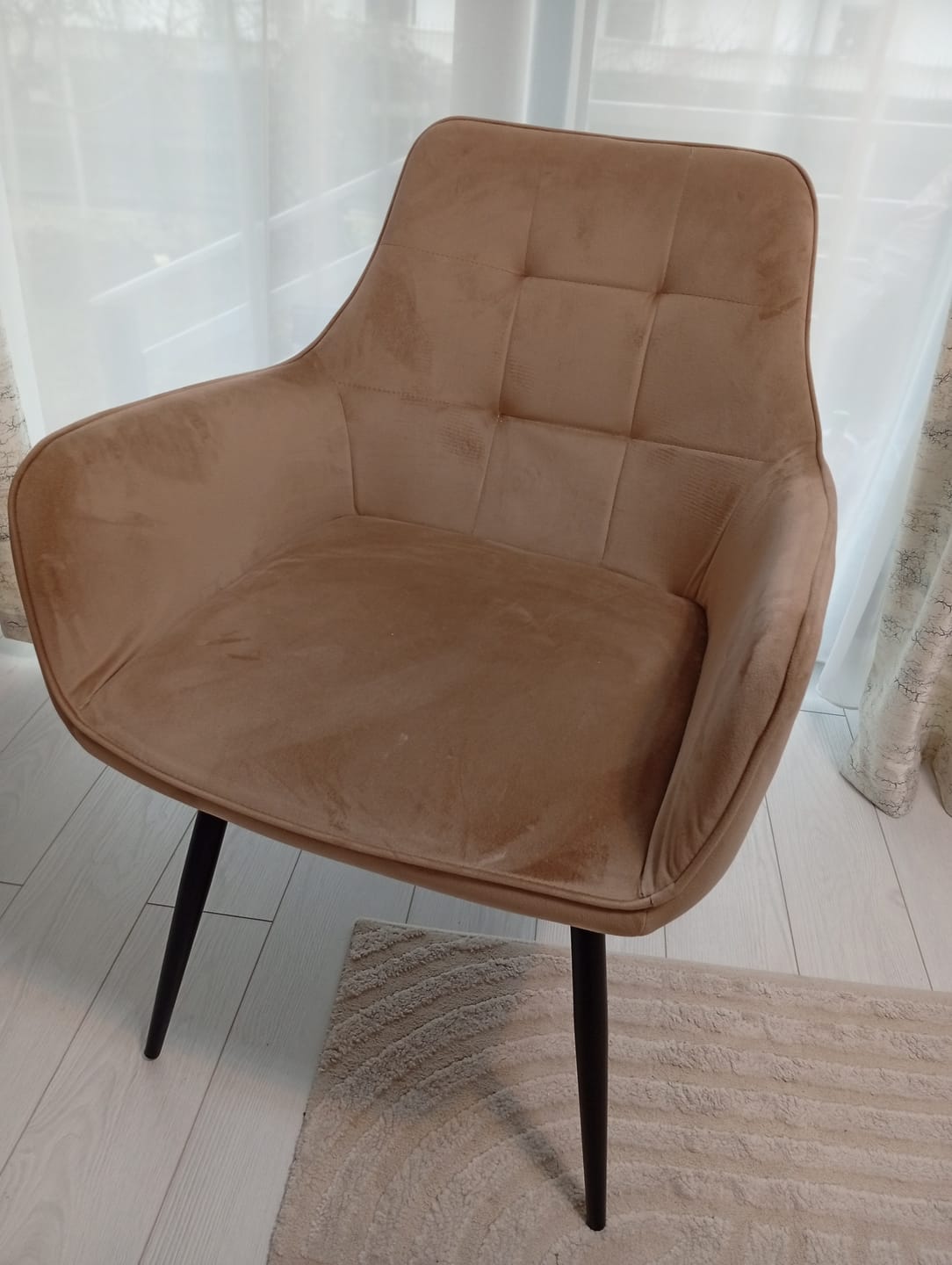 Customer photo review of Scaun LEMON, bej/negru, stofa catifelata/metal, 57x47x85 cm