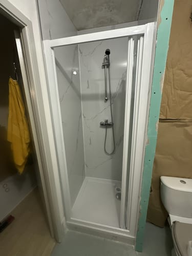 Customer photo review of Panneau PVC Effet Marbre Blanc – Étanche Salle de Bain / Douche