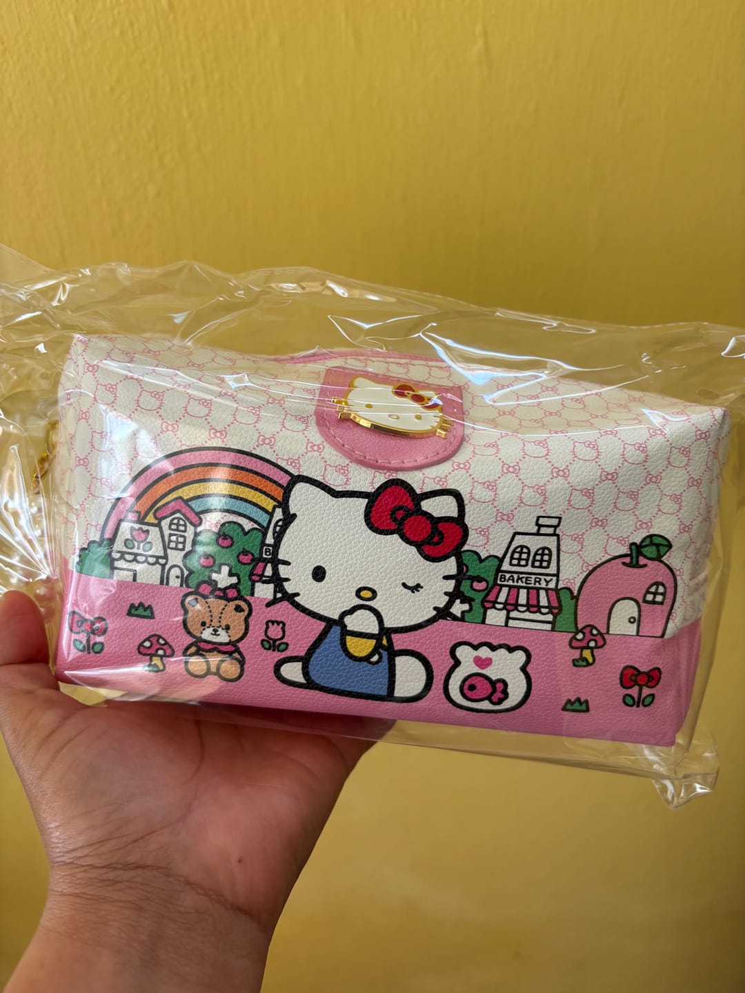 Customer photo review of Cosmetiquera | Hello Kitty