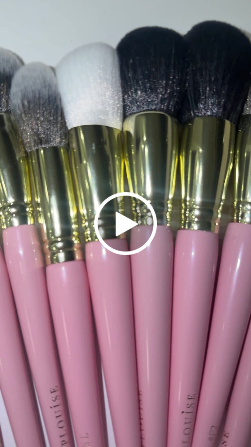 Customer video review of P.Louise 30-Piece Makeup Brush Bundle