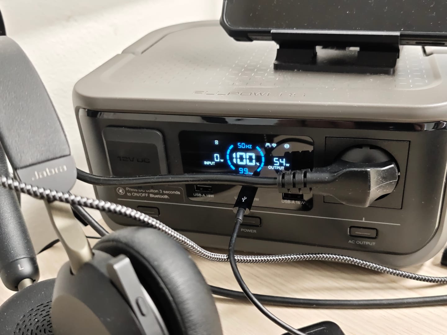 Customer photo review of ALLPOWERS VOLIX P300 Portable Power Station 300W 256Wh