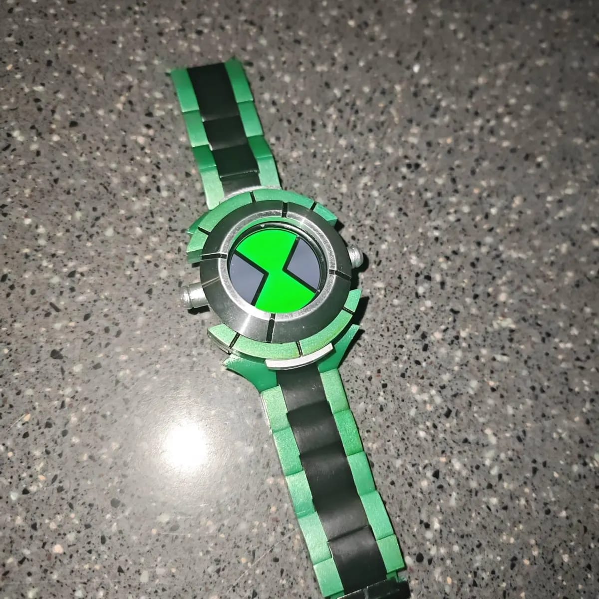 Customer photo review of Ben 10 Alien Force Aliens The Omnitrix Life Size Wearable Replica (Touch Sensing)