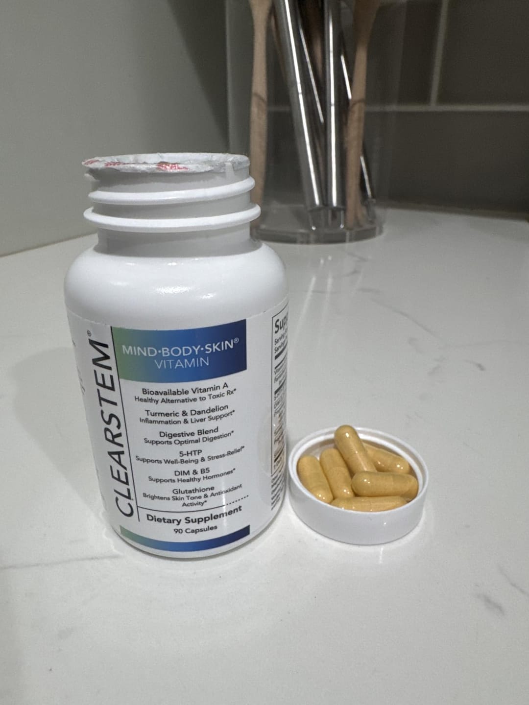 Customer photo review of CLEARSTEM® La solucion interna para el acne hormonal