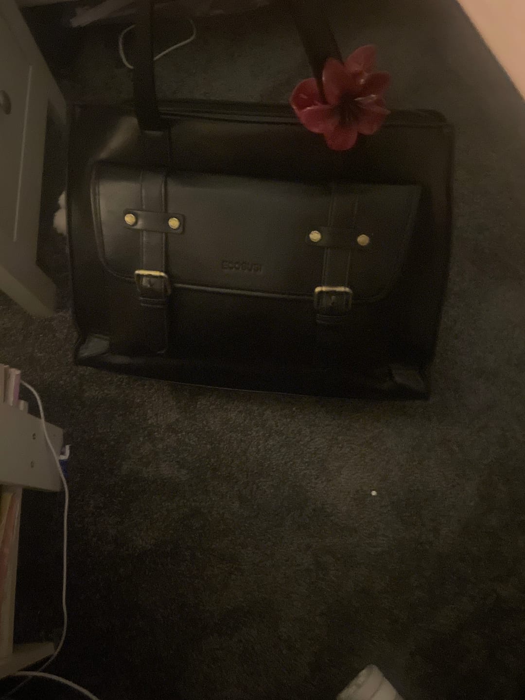 Customer photo review of Olivia's Classic PU Leather Handbag for 13-15.6 Inch Laptop Tote