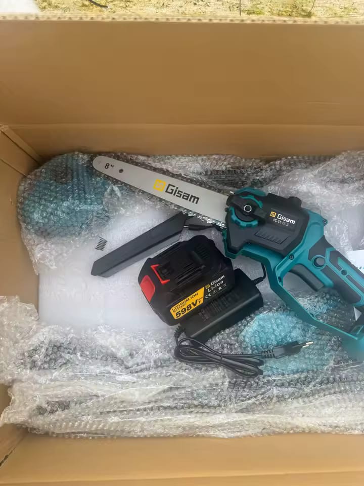 Customer photo review of 4-in-1 Cordless Telescoping Pole Saw & Pruner – Brushless (18V Compatible)
