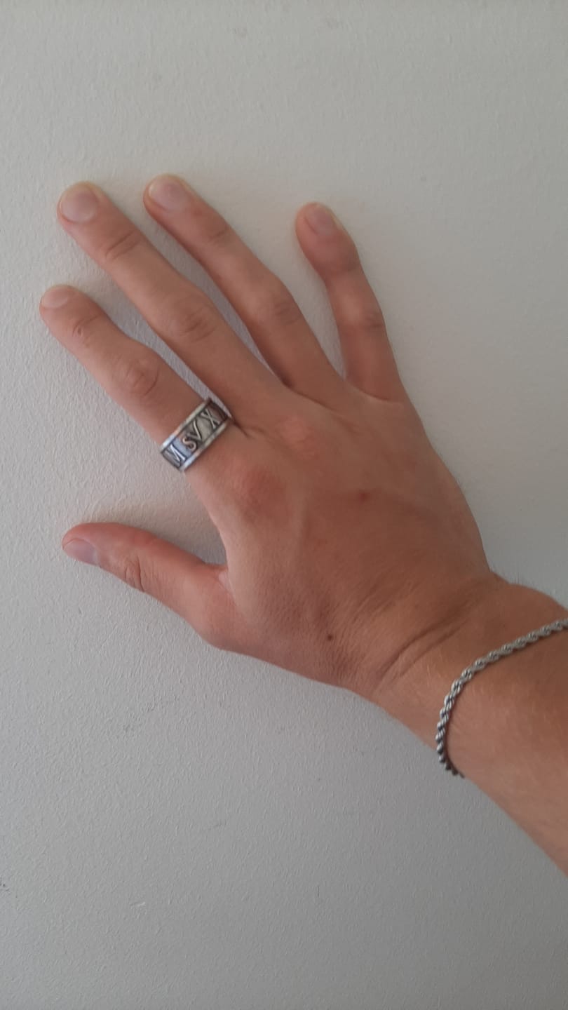 Customer photo review of Anillo Roman XI