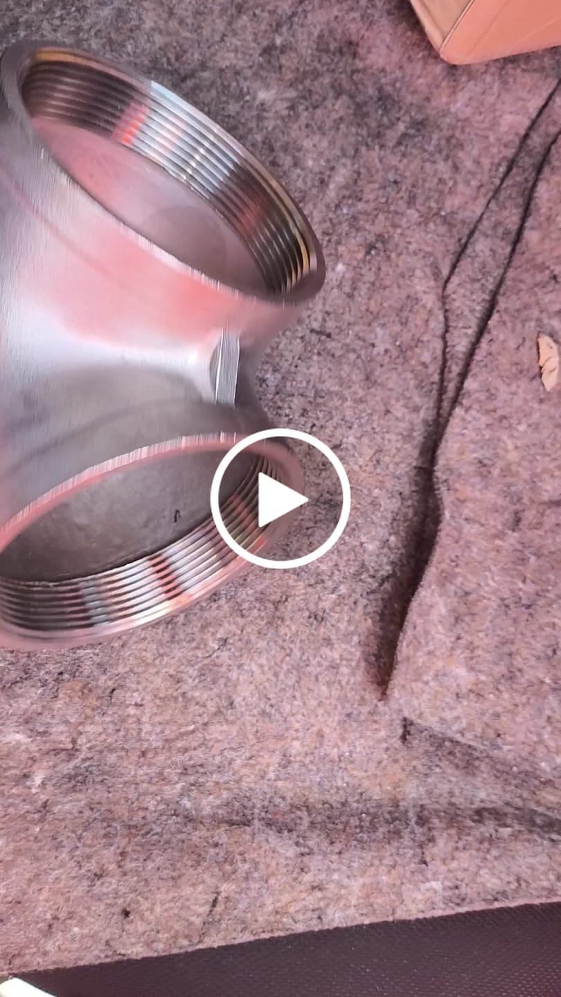 Customer video review of Codo 90° Inoxidable