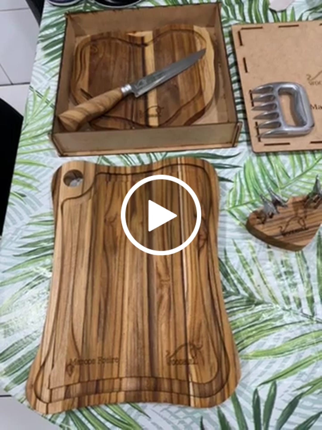 Customer video review of Kit com Tábua de Corte + Petisqueira  c/ 4 Garfos p/ Petiscos