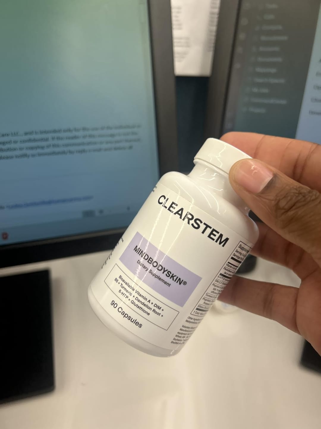 Customer photo review of CLEARSTEM® La solucion interna para el acne hormonal