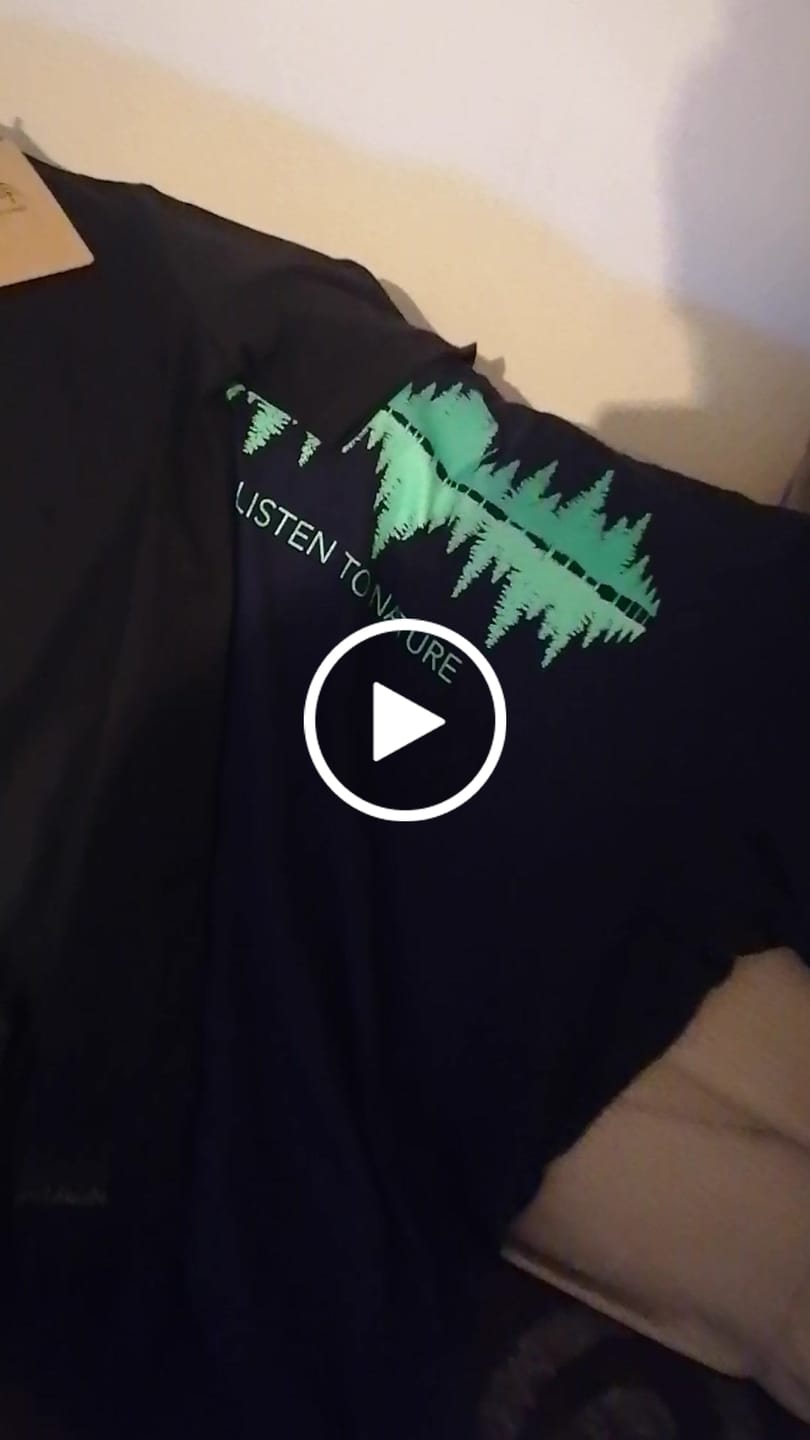 Customer video review of Holzbrüder® Originals - Nature Skull Bio Herren Shirt