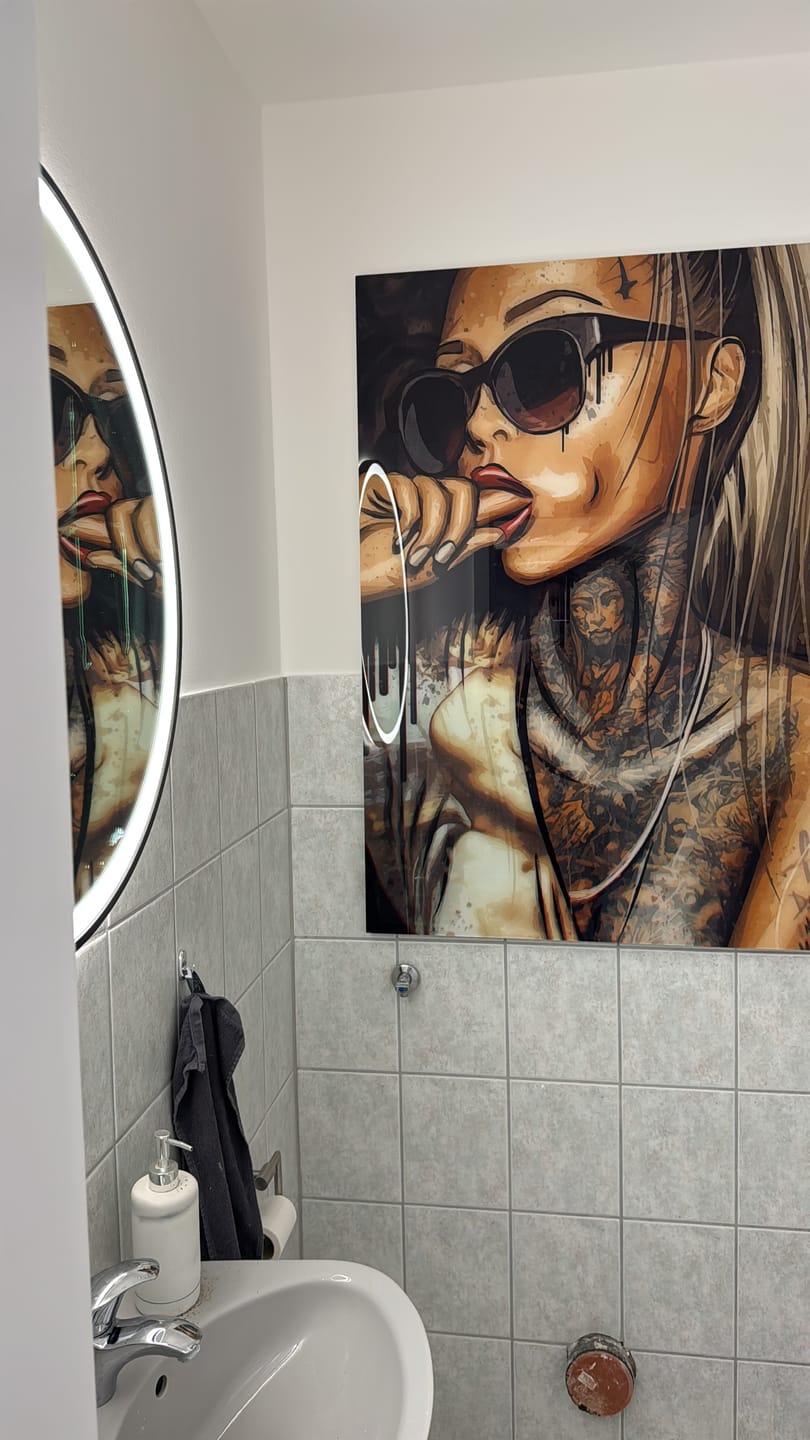 Customer photo review of Acrylglasbild Modern Art Tattoo Girl Hochformat