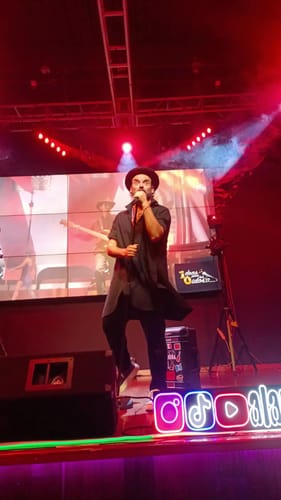 Customer photo review of Side Slits Loose Shirt