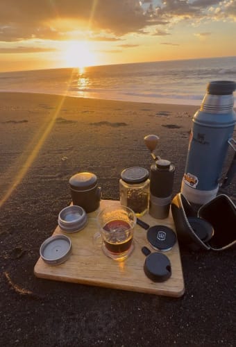 Customer photo review of Cafetera exprés portátil WACACO Picopresso, cafetera especial, café de viaje a presión de 18 bares, regalo, Año Nuevo