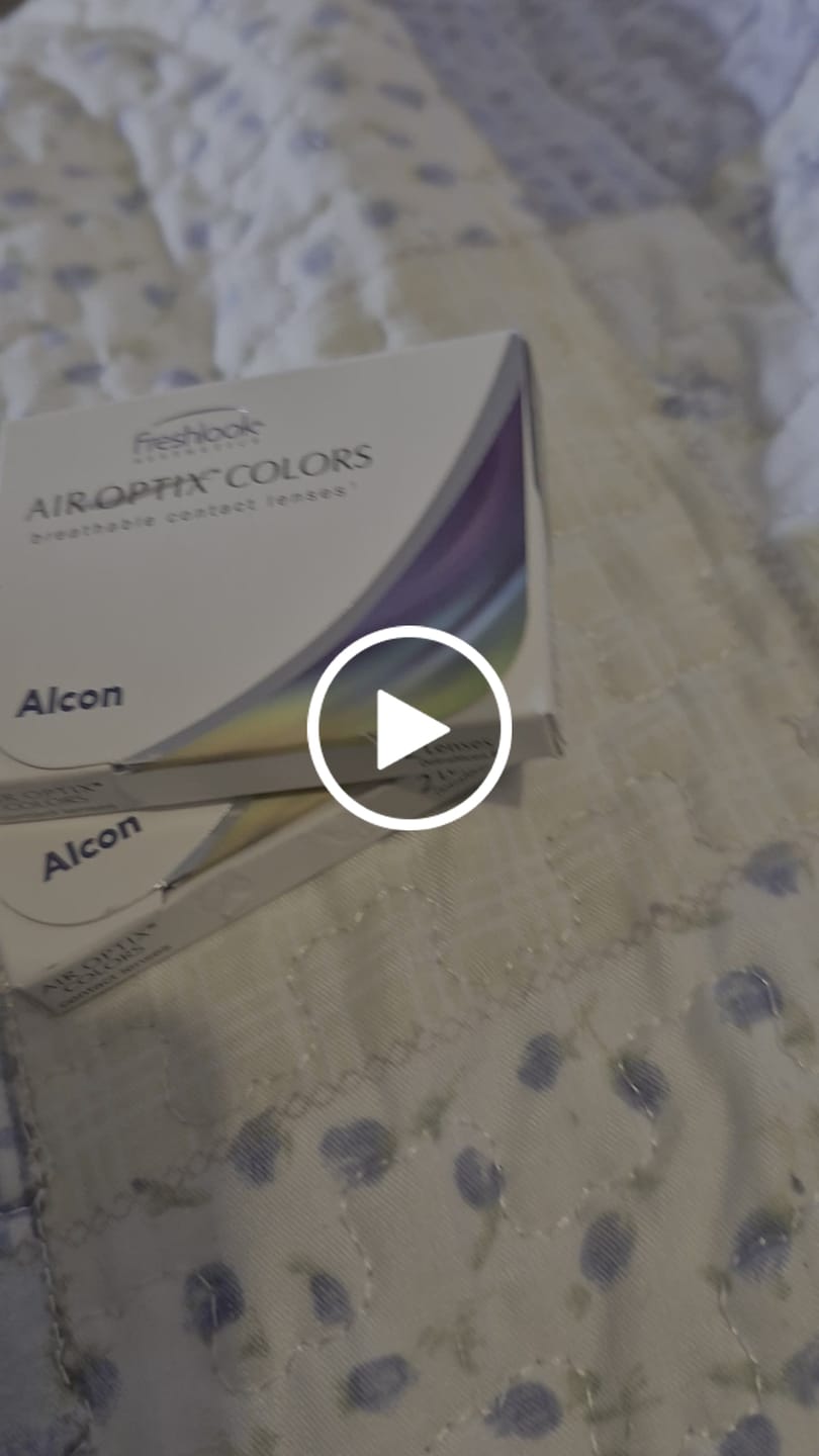 Customer video review of Air Optix Colors Formulados con aumento (miopía o hipermetropía)