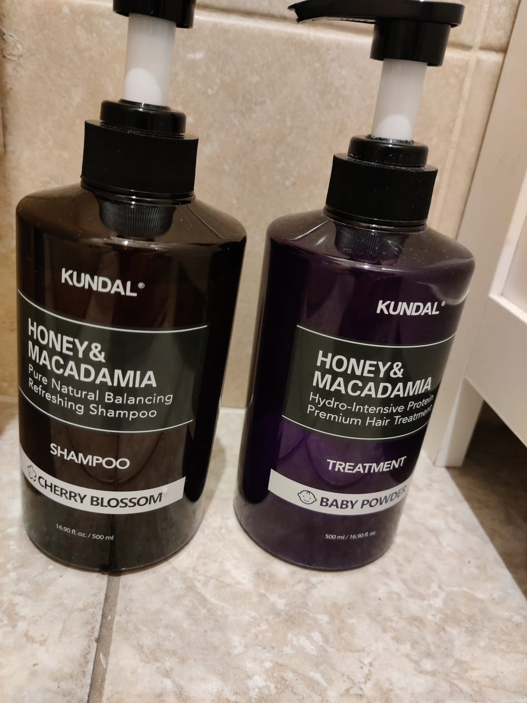 Customer photo review of Matu šampūns ar maigu ķiršu ziedu aromātu KUNDAL Honey & Macadamia Shampoo Cherry Blossom