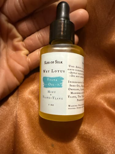 Customer photo review of Wet Lotus Vulva Oil (Last Chance)