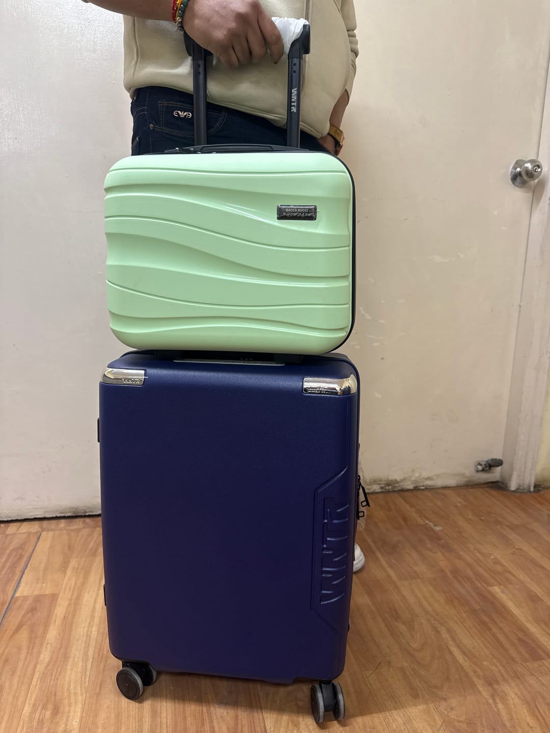 Customer photo review of Bacca Bucci Shoecase – Travel Shoe Carrier for Sneakerheads on the Move