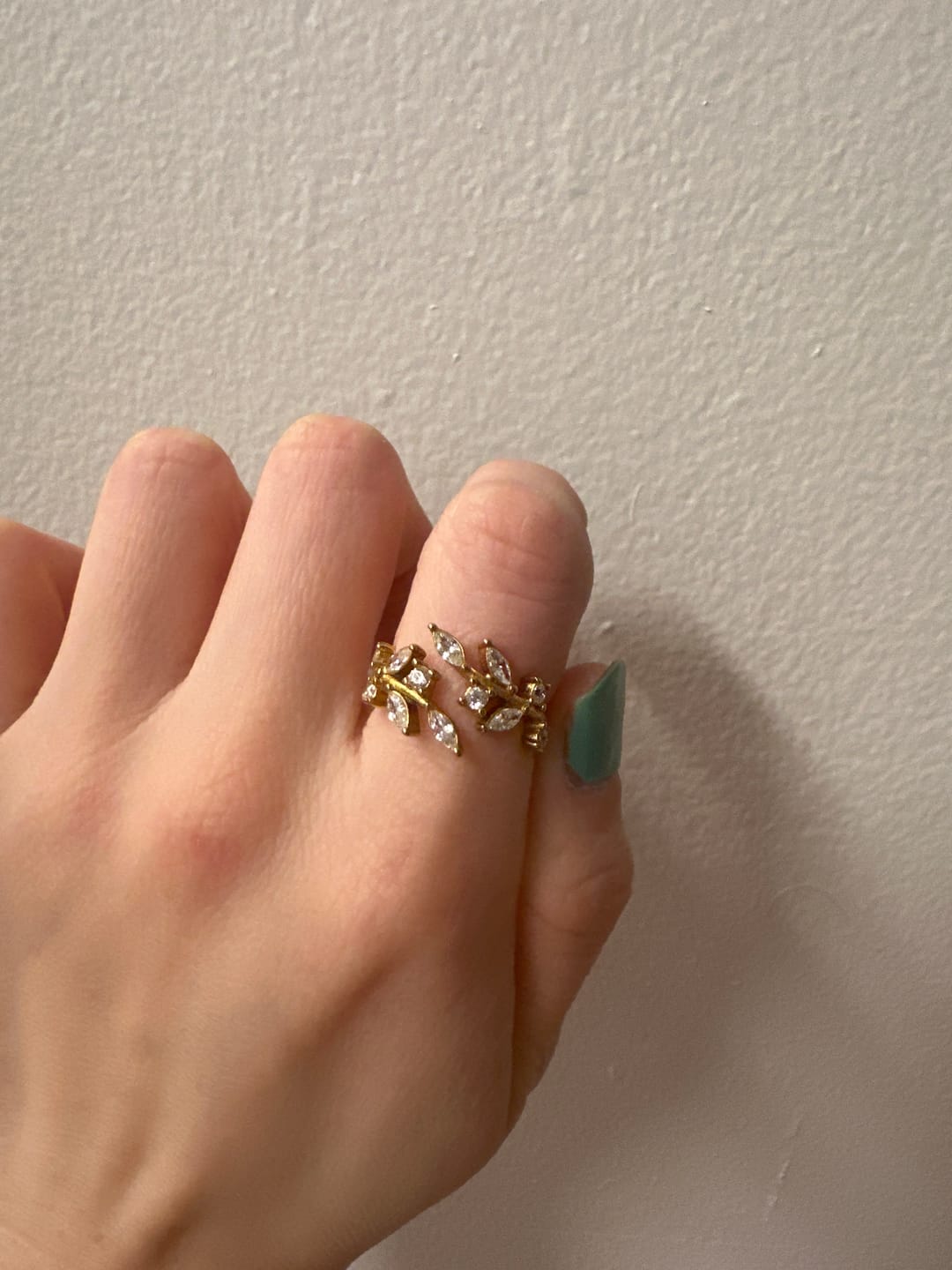 Customer photo review of 18K Gold Crystal Vine Ring